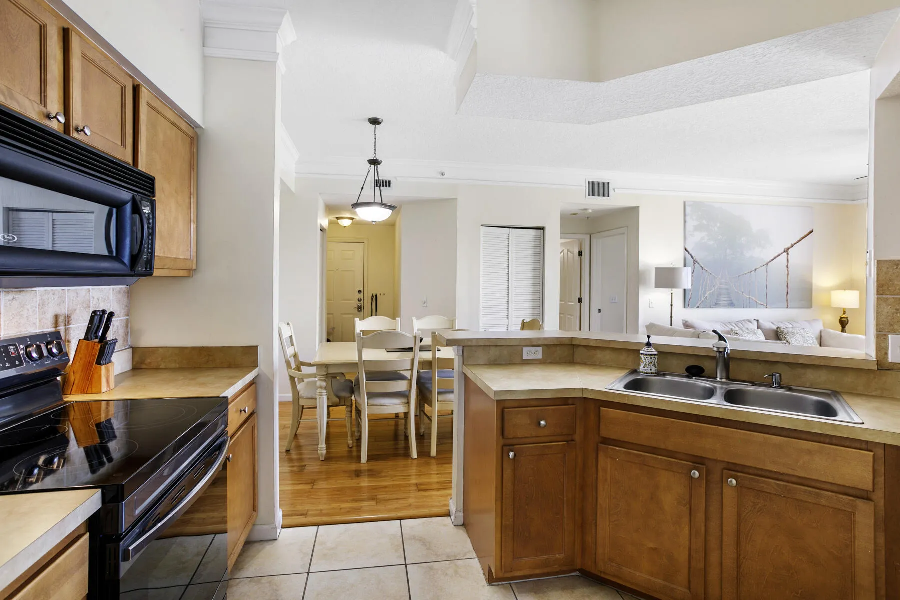 Kitchen pic 1