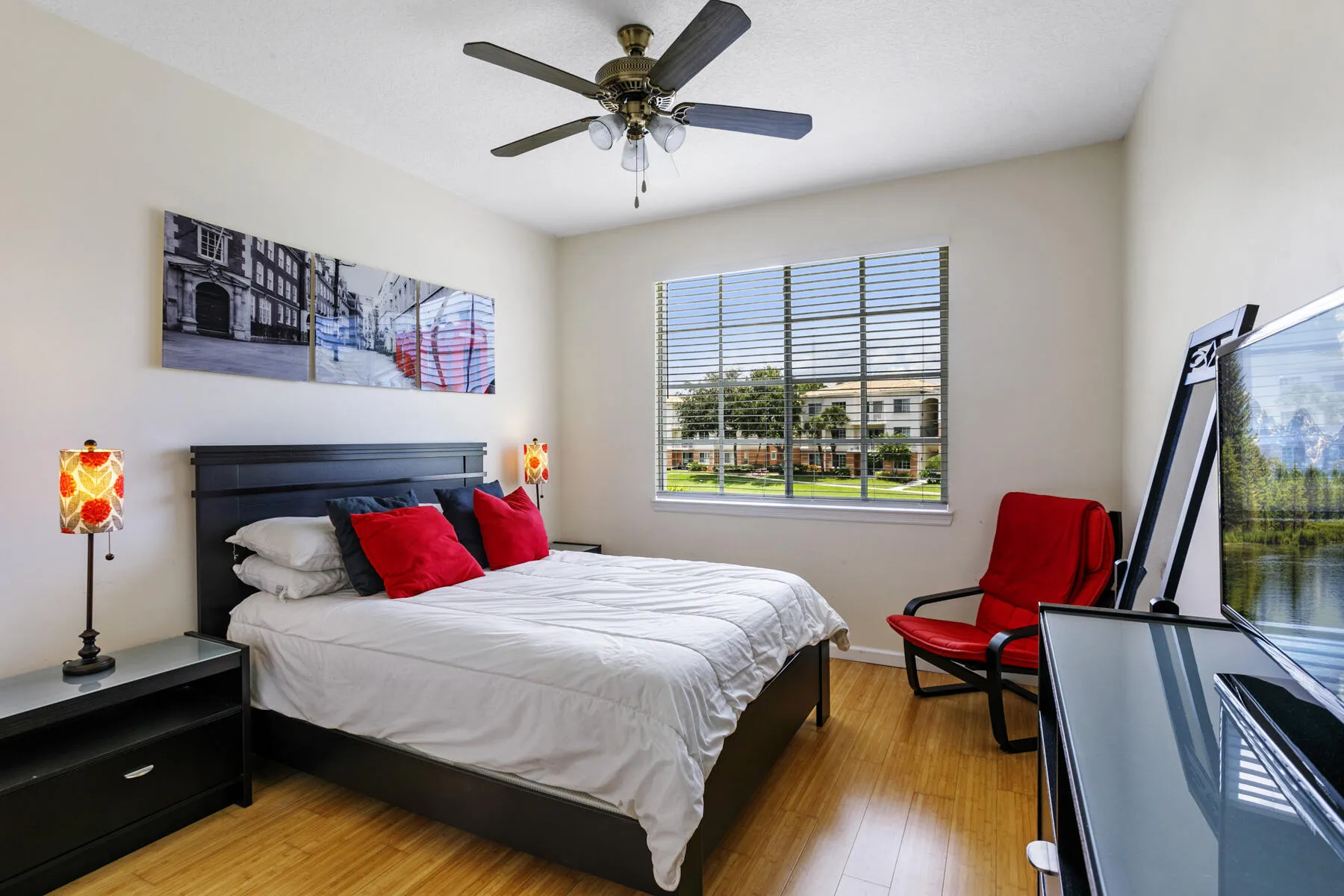 Guest Bedroom pic 1