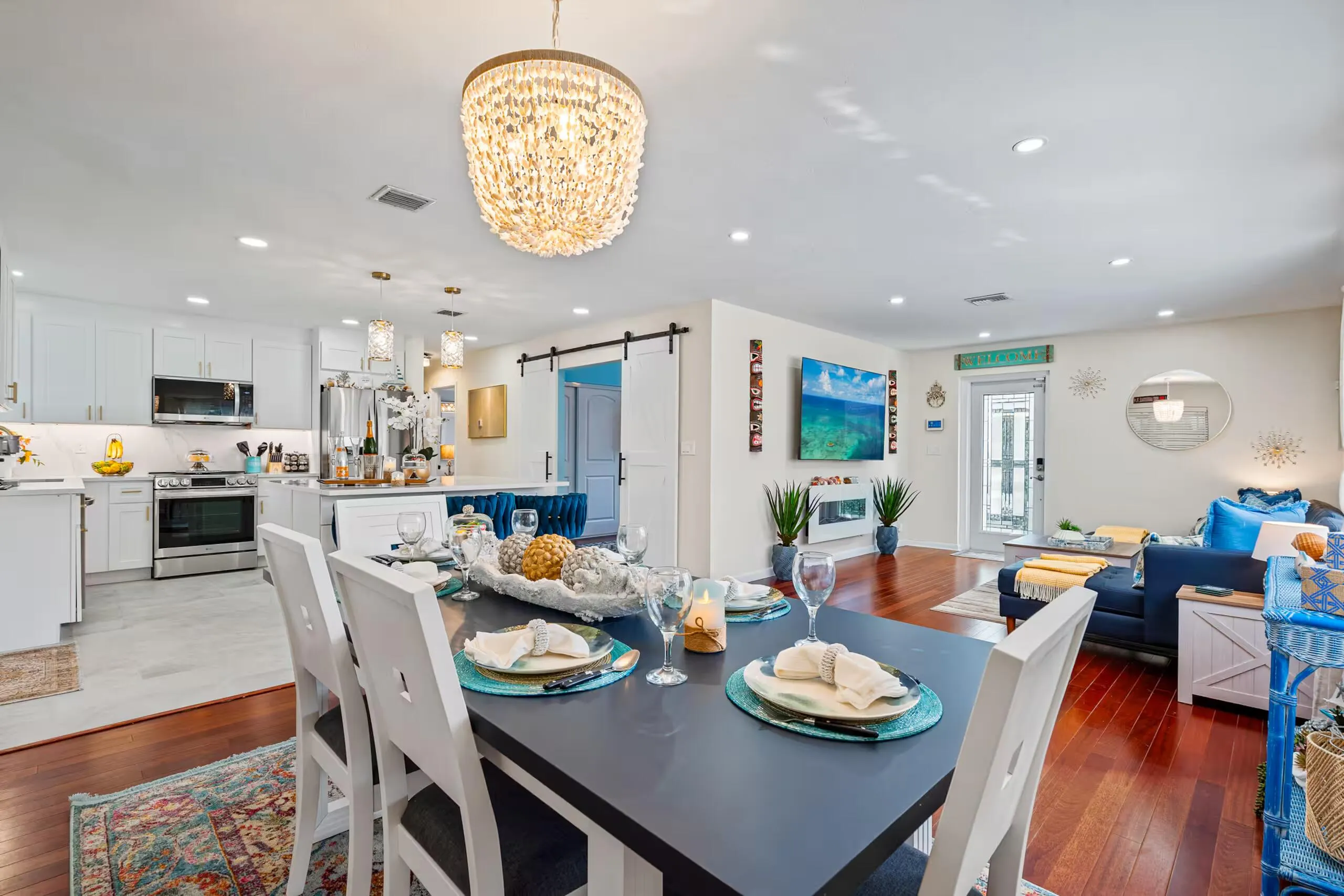 Dining/ Living
