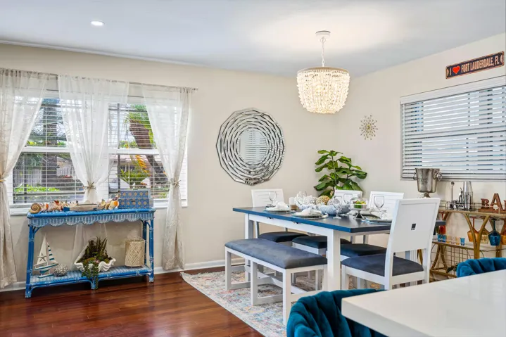 Dining/ Living
