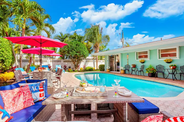 Pool Area/ Outdoor Dining