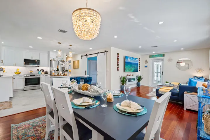 Dining/ Living