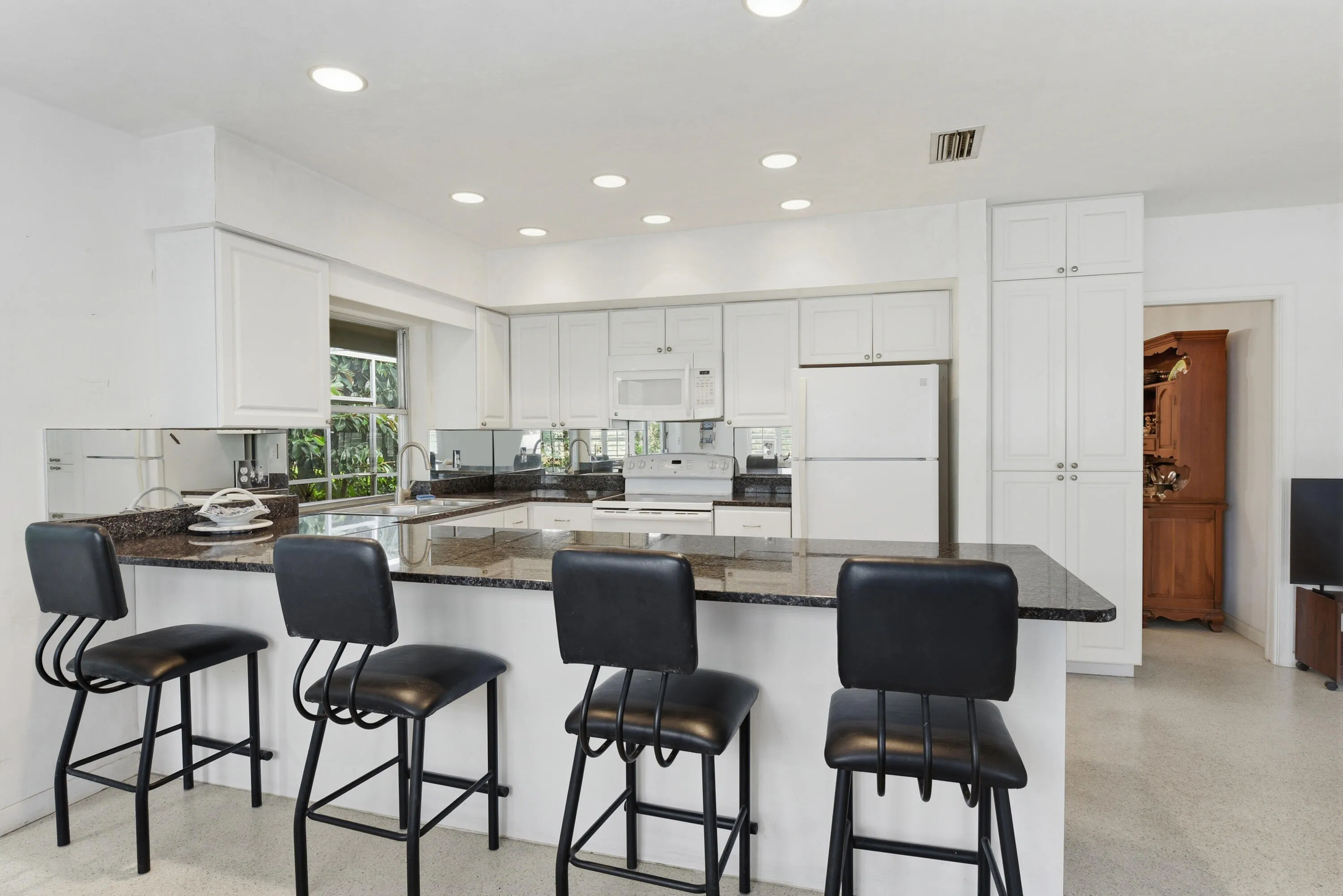 91 SW 11th Ave_Lois Ronan_28