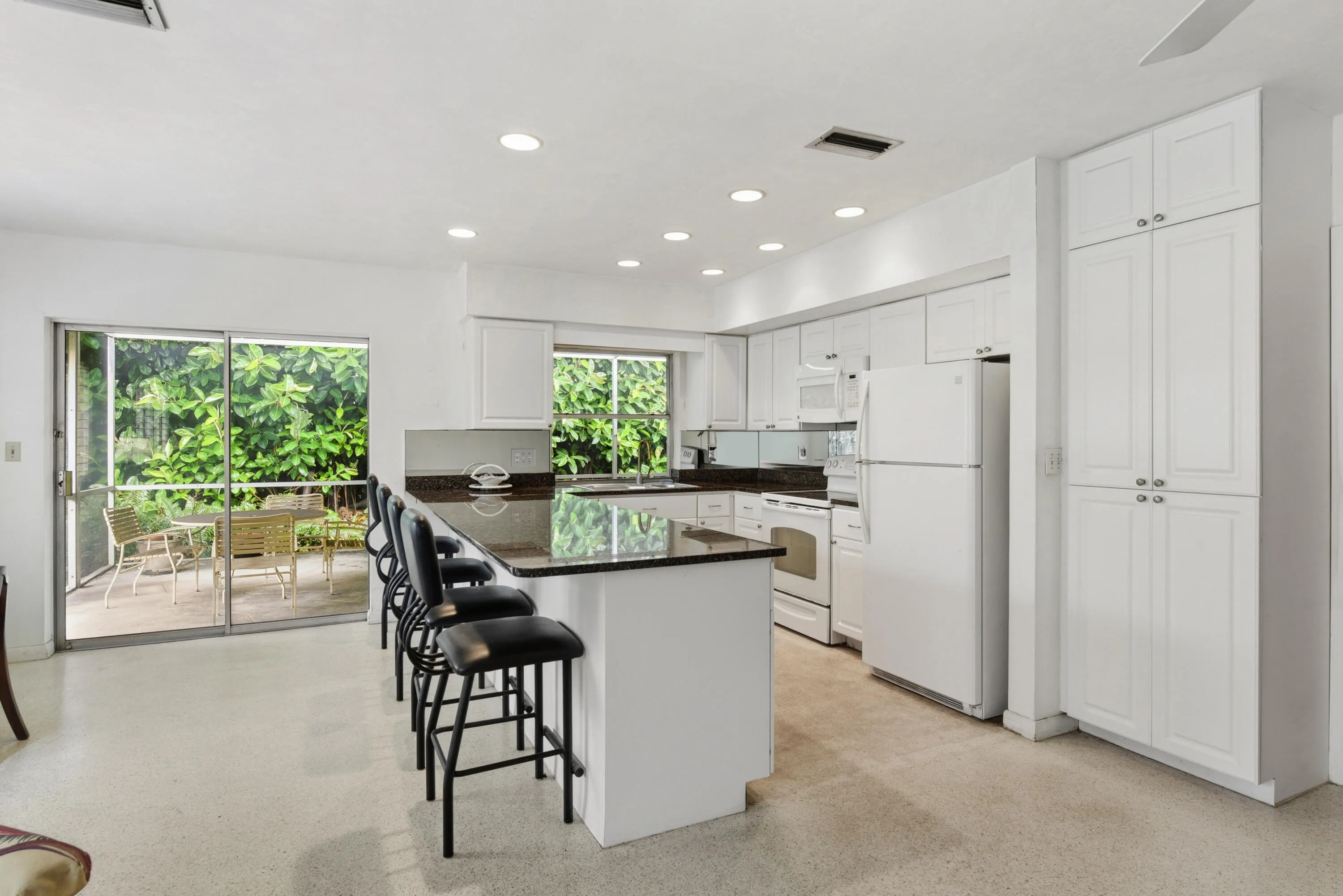 91 SW 11th Ave_Lois Ronan_26