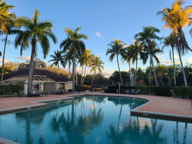 COCO PARC POOL