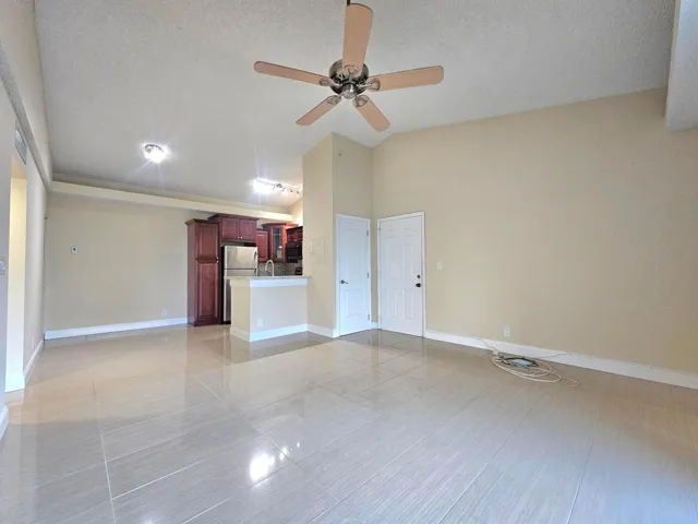 LIVING/DINING AREA WITHOUT ANY FURNITURE