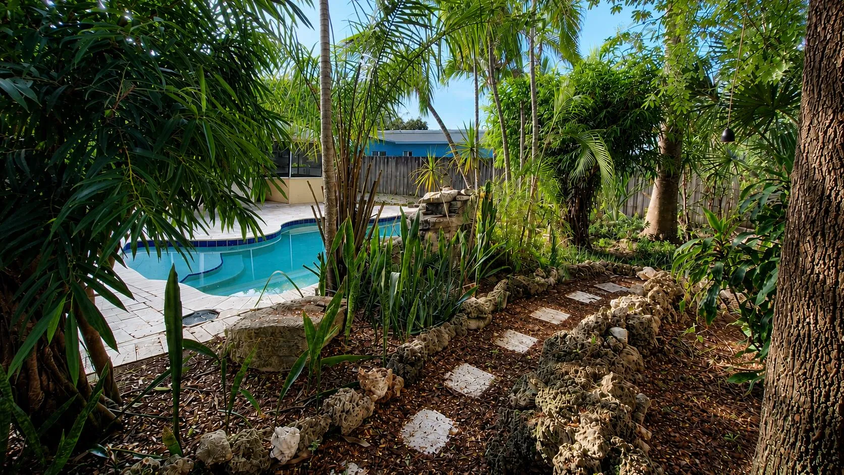 1497 Pool back walkway