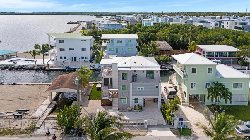Exterior 5