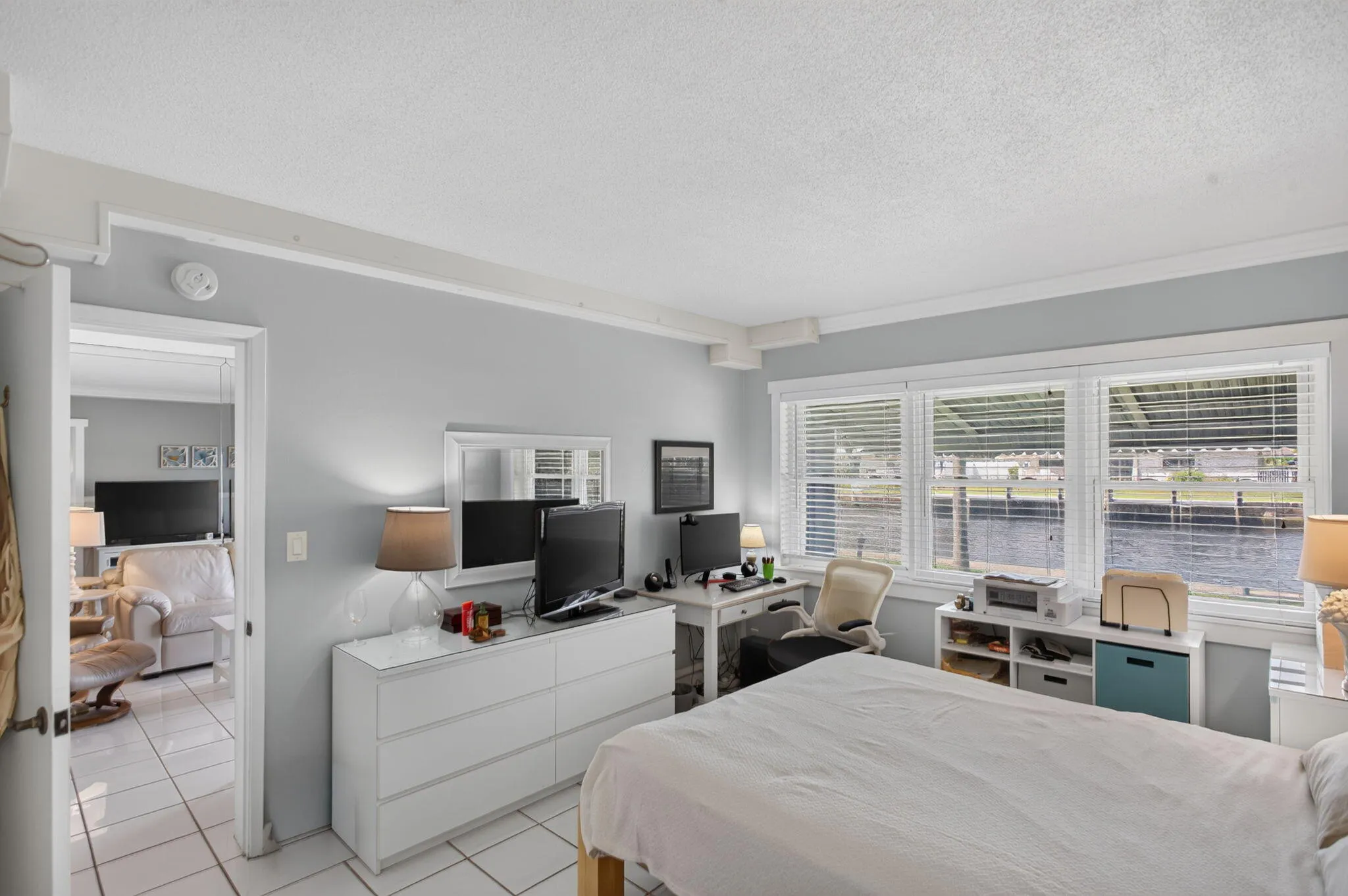 35-web-or-mls-298 Interiors-2261