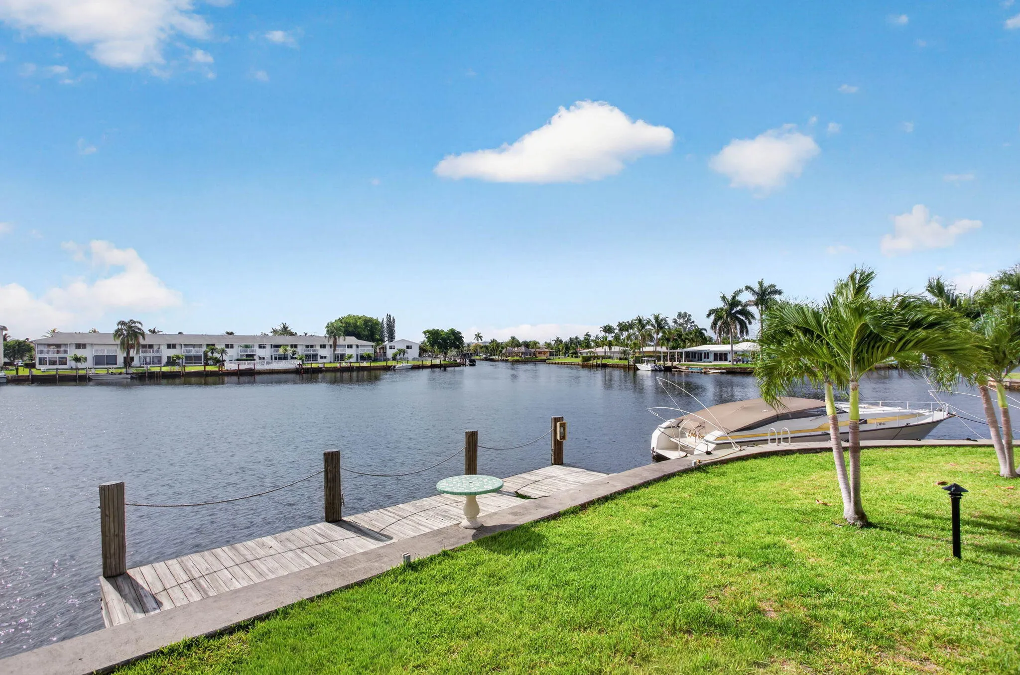 4-web-or-mls-298 Interiors-2076