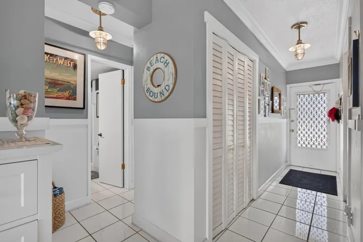 13-web-or-mls-298 Interiors-2126