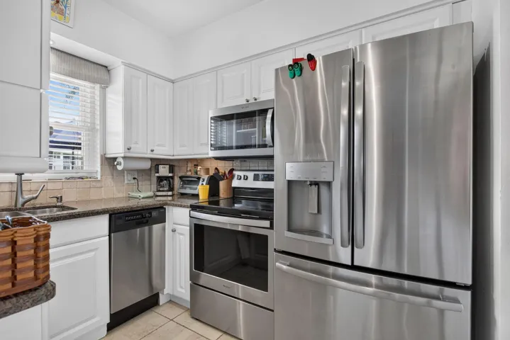 10-web-or-mls-298 Interiors-2111