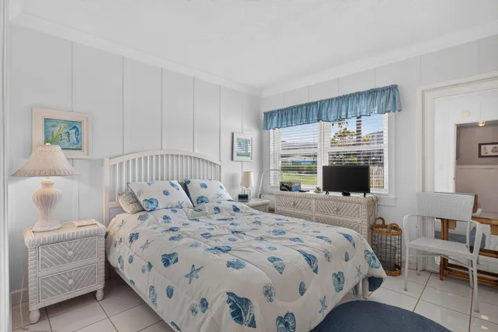 16-web-or-mls-298 Interiors-2141
