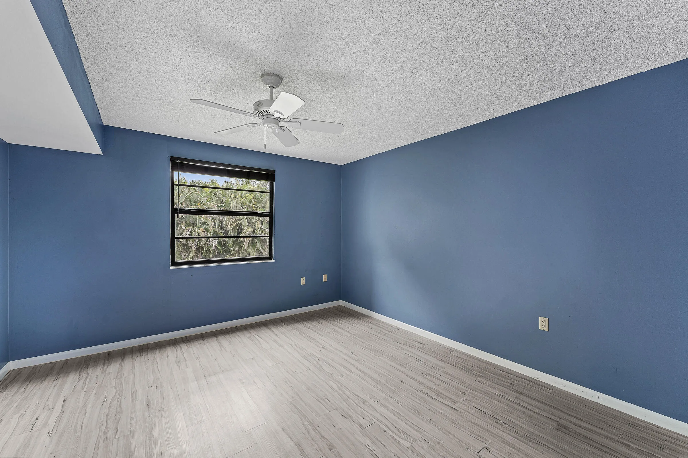 04-6097 Balboa Cir 202-MLS