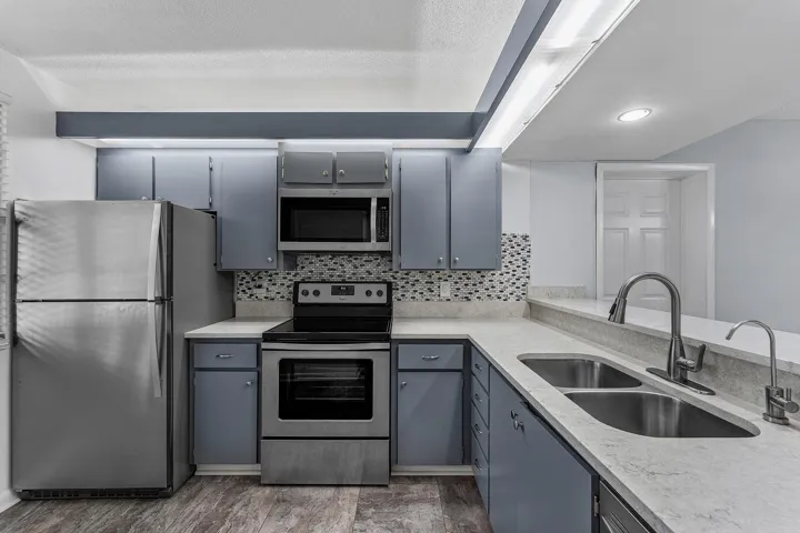 13-6097 Balboa Cir 202-MLS