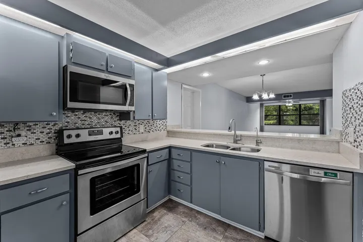 14-6097 Balboa Cir 202-MLS
