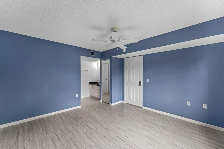 05-6097 Balboa Cir 202-MLS