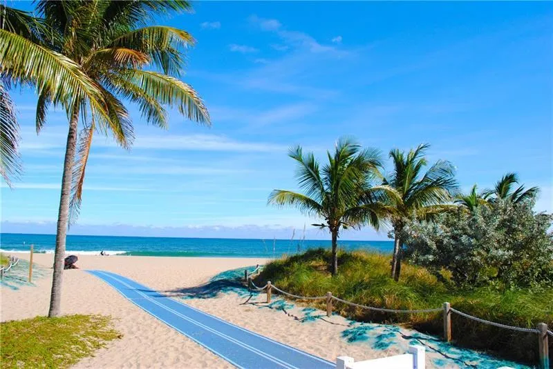 Pompano Beach entry to beach