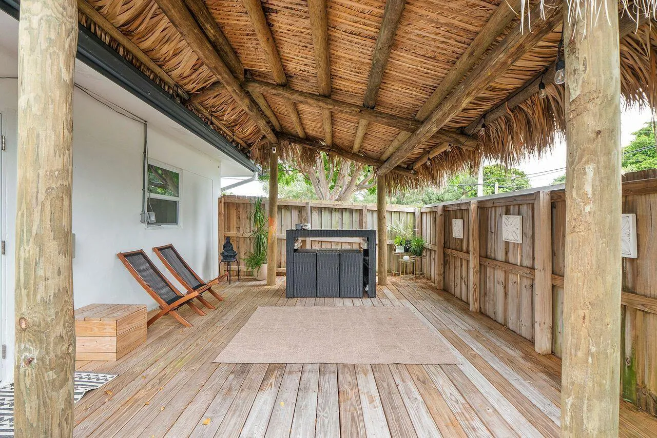 701 tiki hut #3