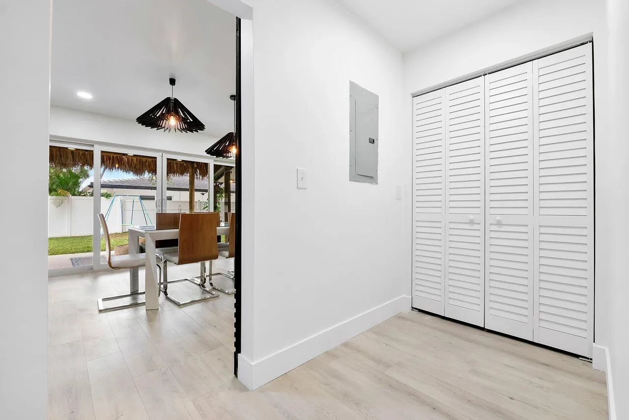 701 laundry area