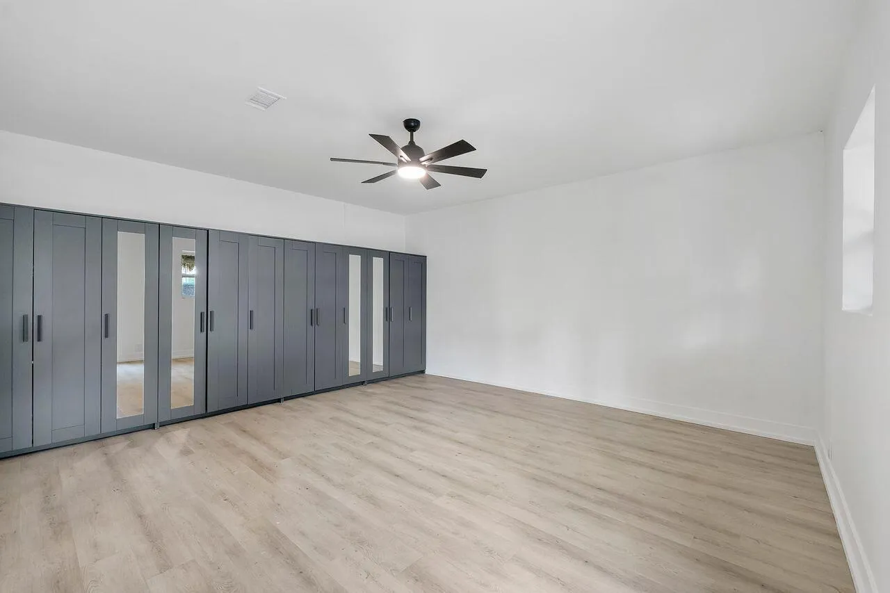 701 florida room
