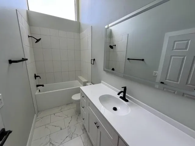 1000096878