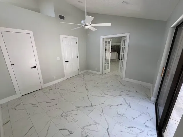 1000096880