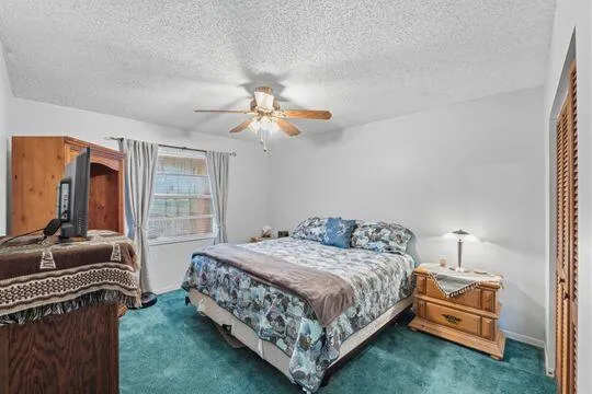 Nice sized bedroom