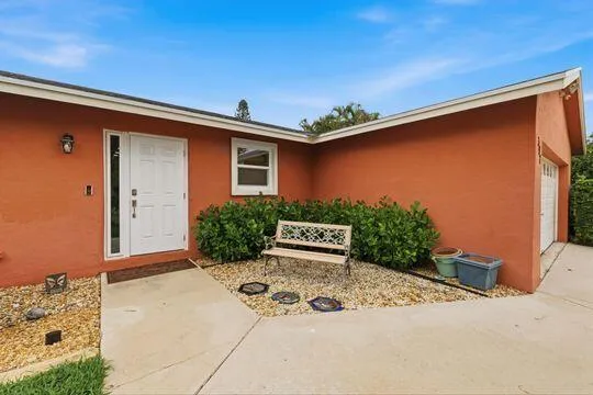 Entrance to front door
