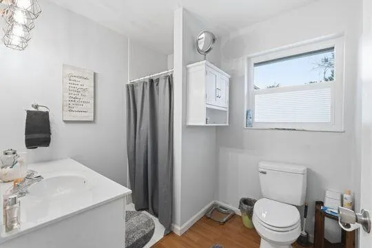2nd Bathroom