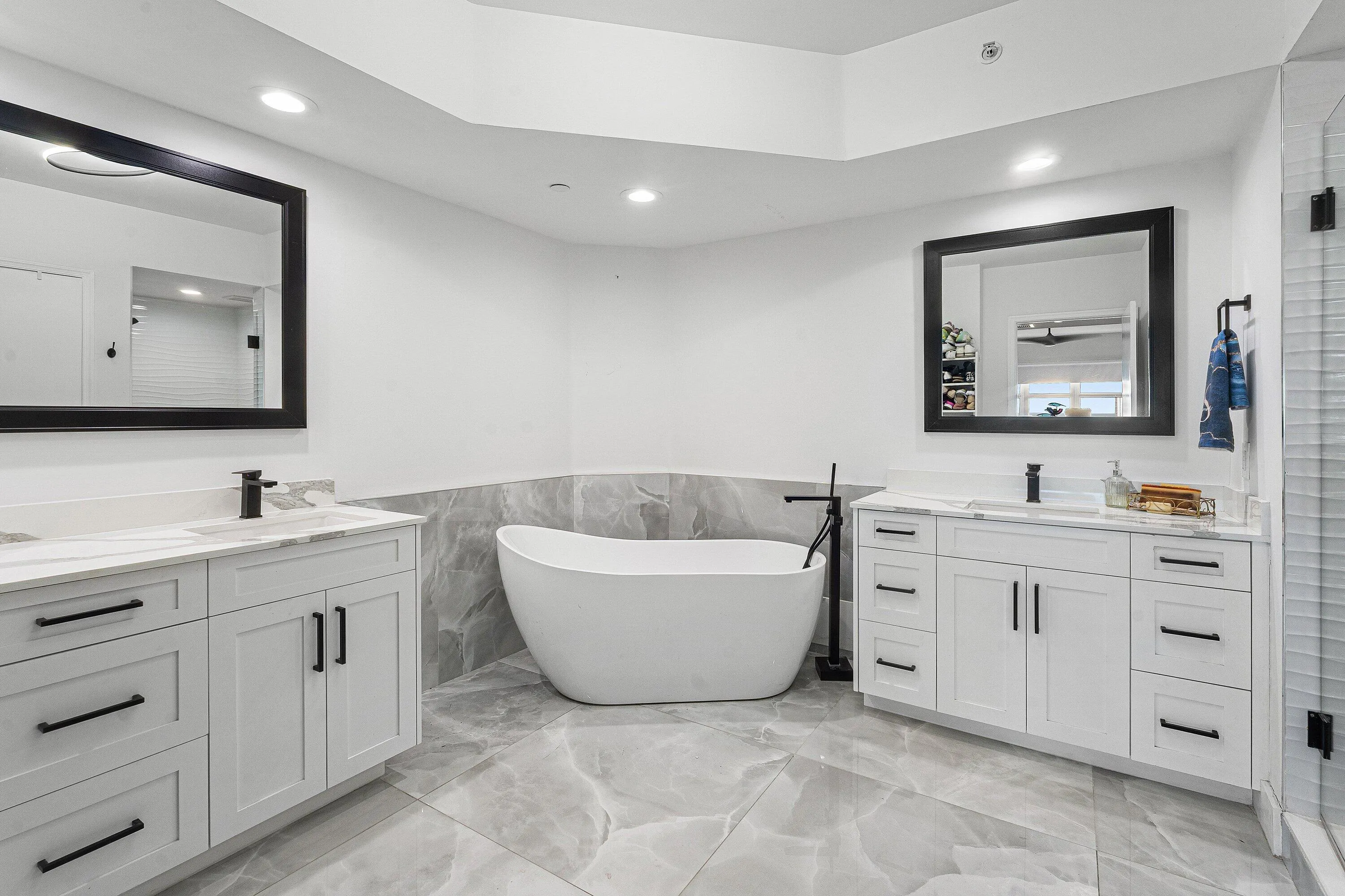 soaking tub
