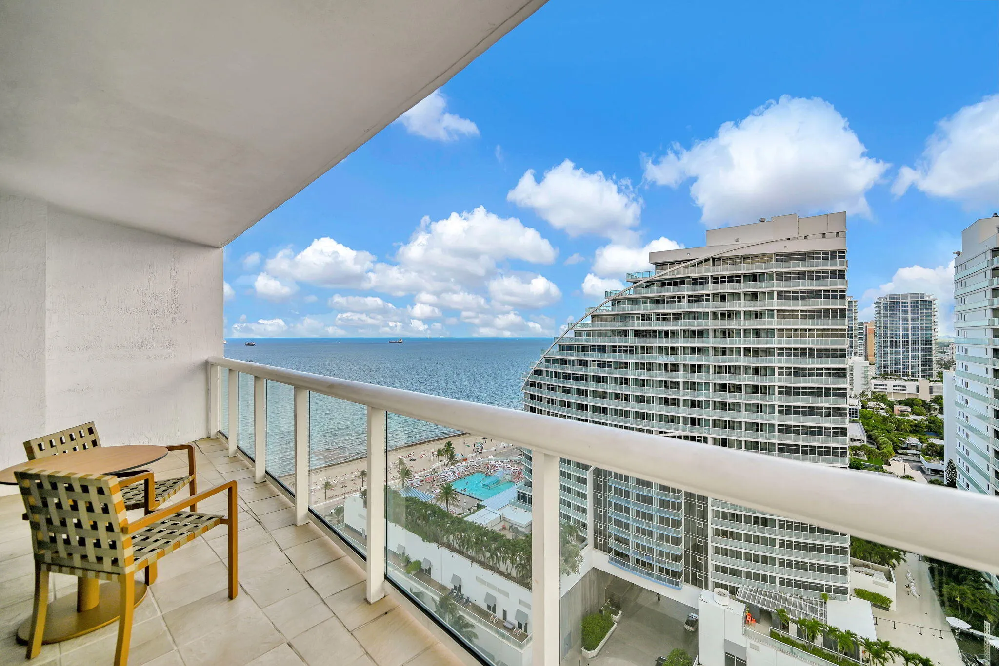 South Facing Balcony w Ocean Views