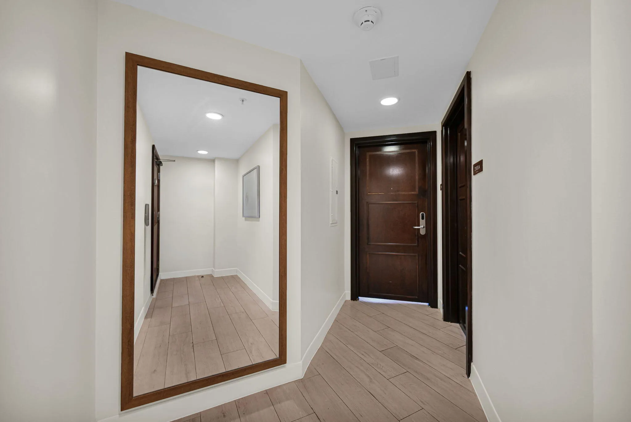 Foyer for unit#2101 & A - Lock-out