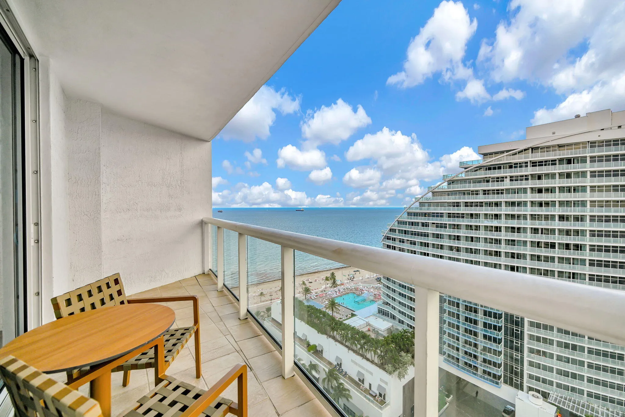 South Facing Balcony w Ocean Views
