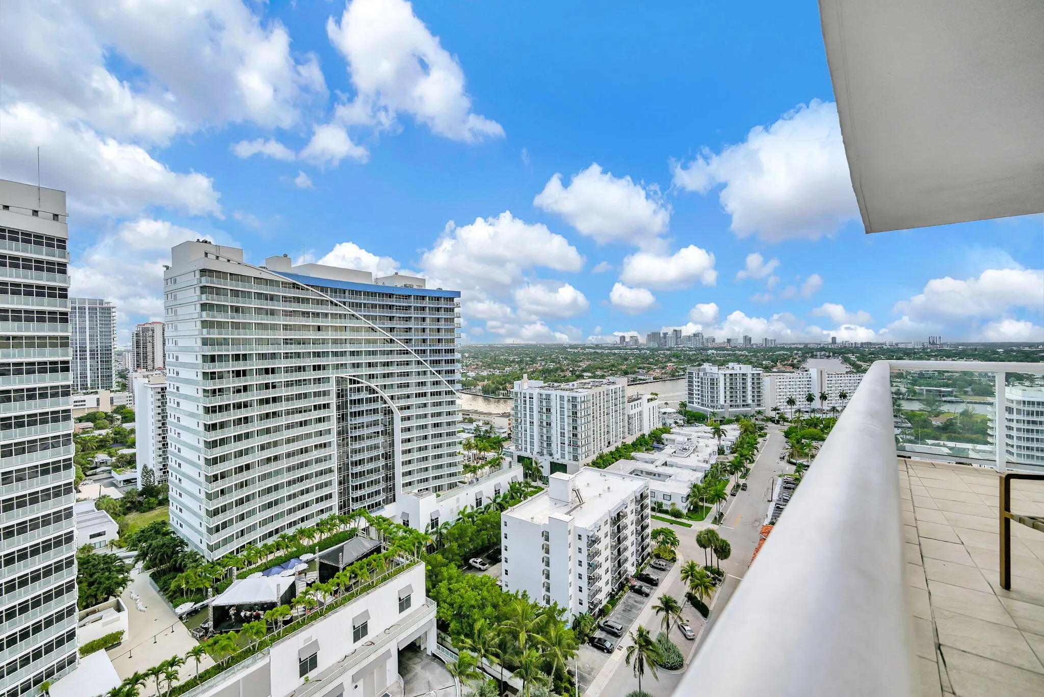 South Facing Balcony w Ocean Views