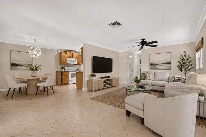 41-web-or-mls-livingroom2