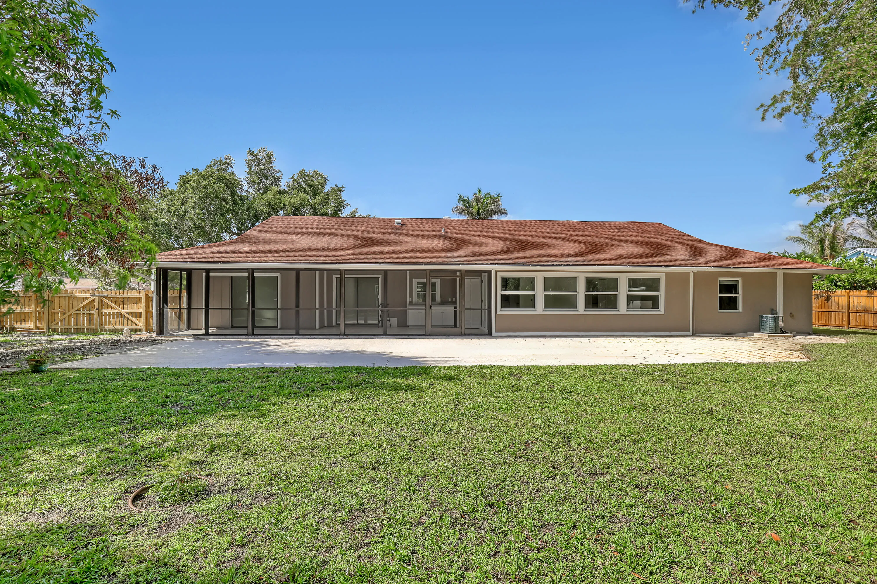 6185 White Oak (57)