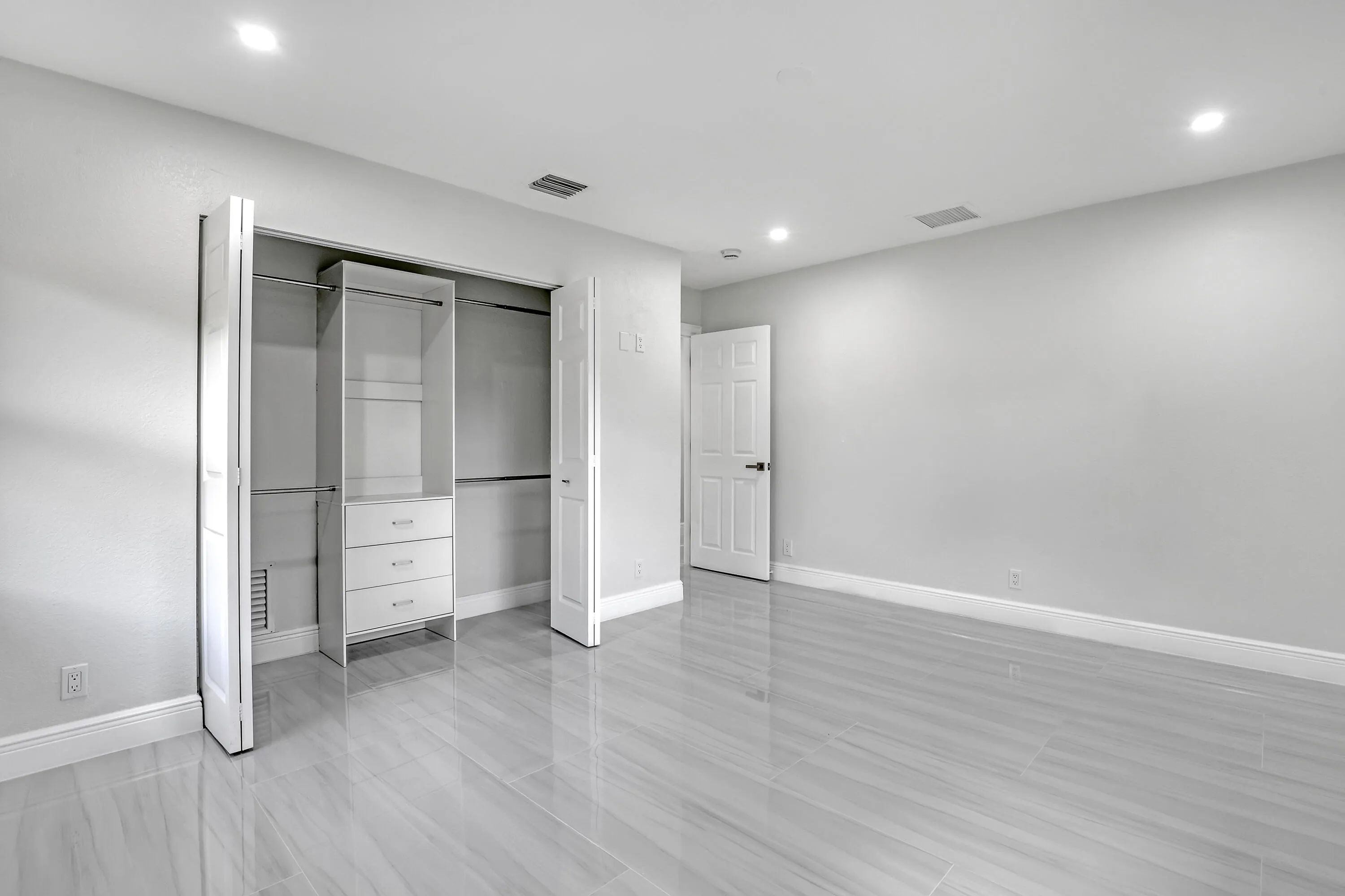 6185 White Oak (39)