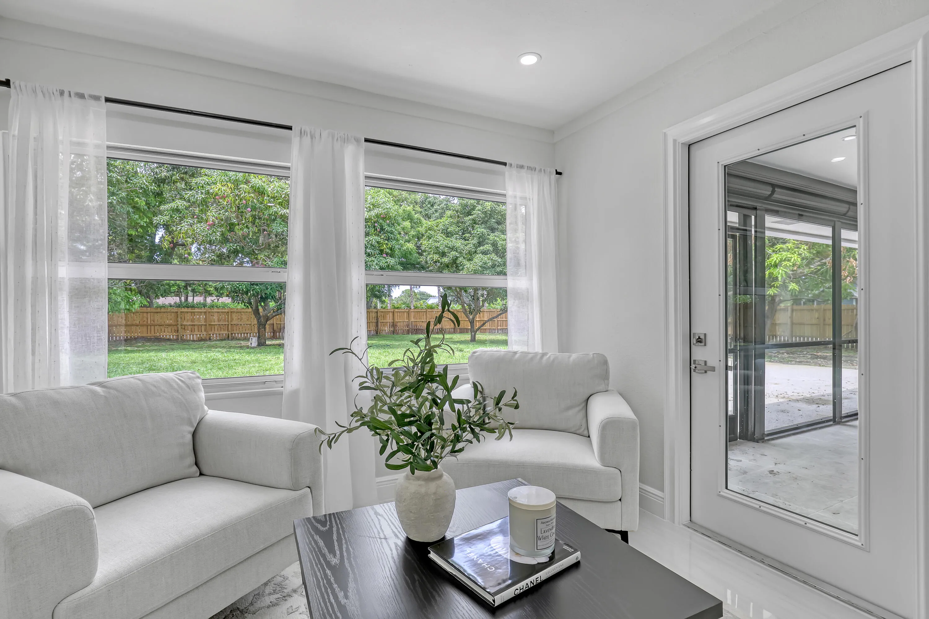 6185 White Oak (17)