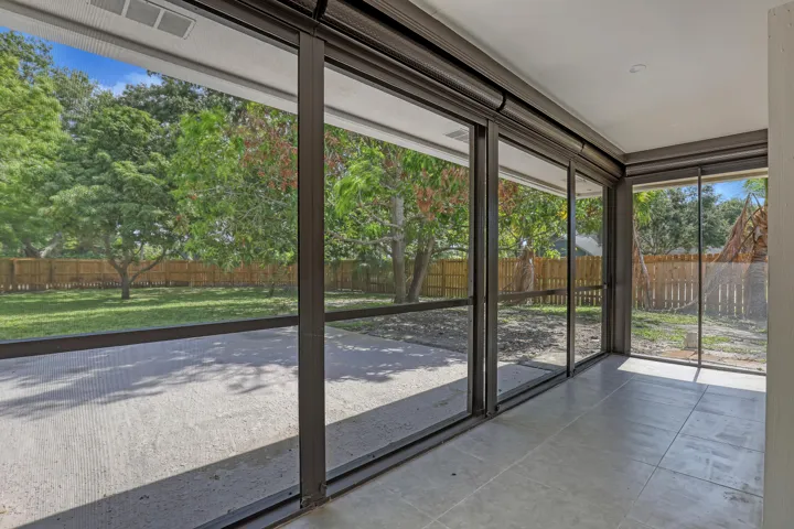 6185 White Oak (50)