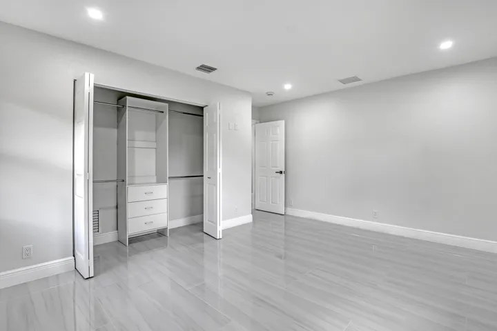 6185 White Oak (39)