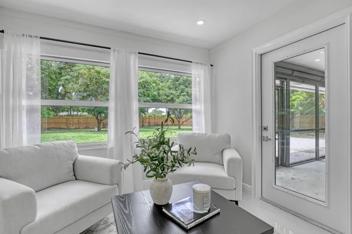 6185 White Oak (17)