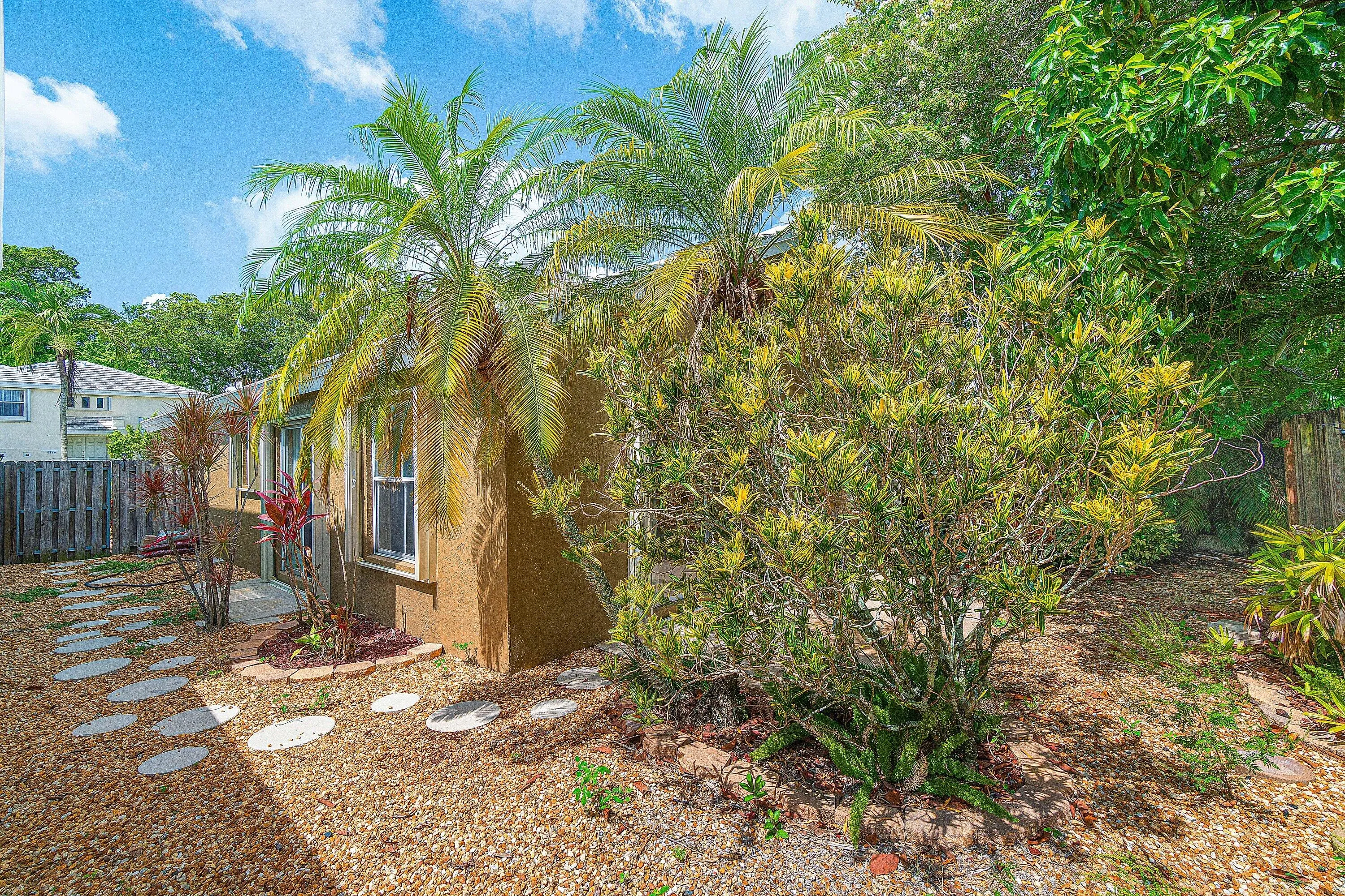 025-6561FernStreet-Margate-FL-33063-SMAL
