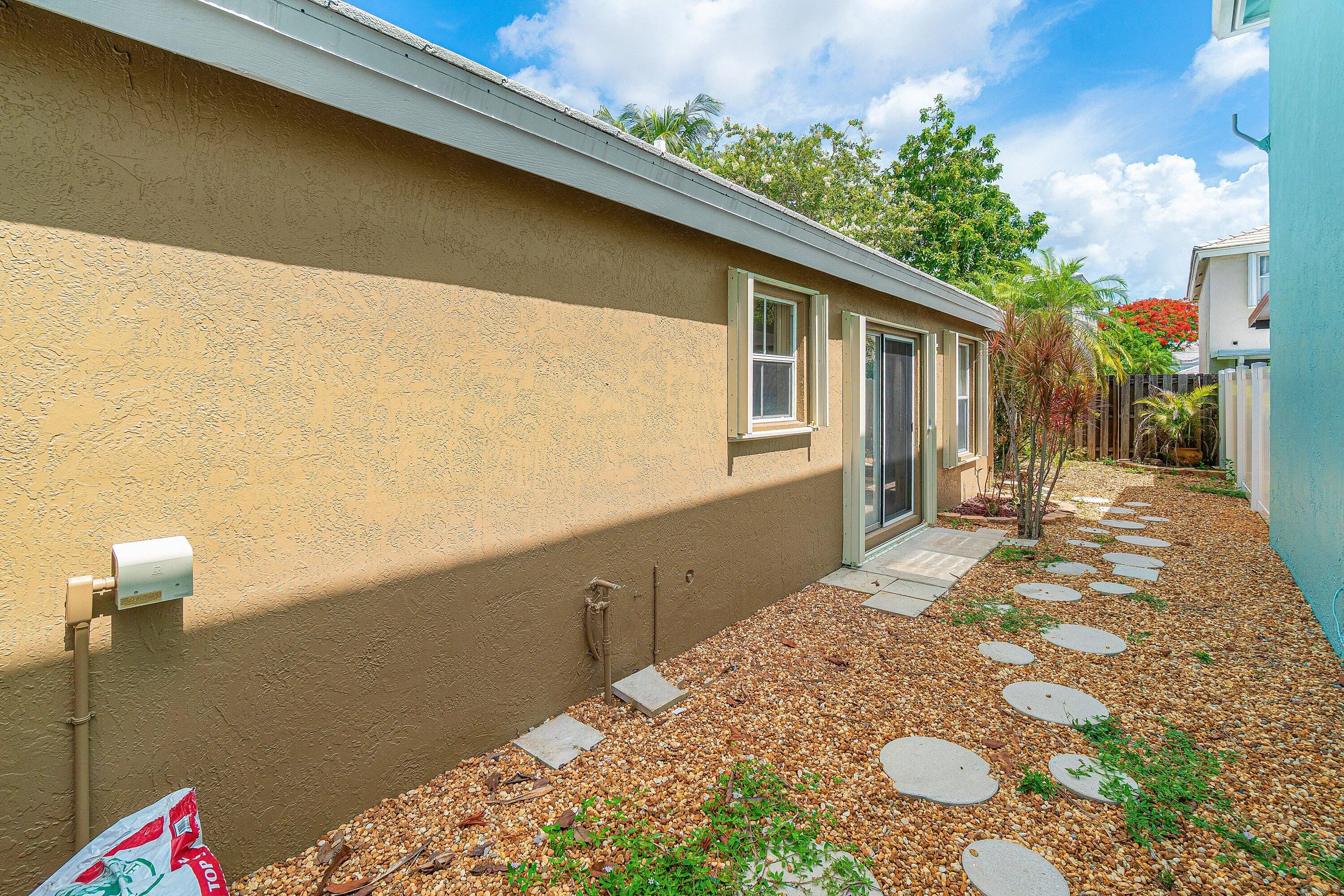 026-6561FernStreet-Margate-FL-33063-SMAL