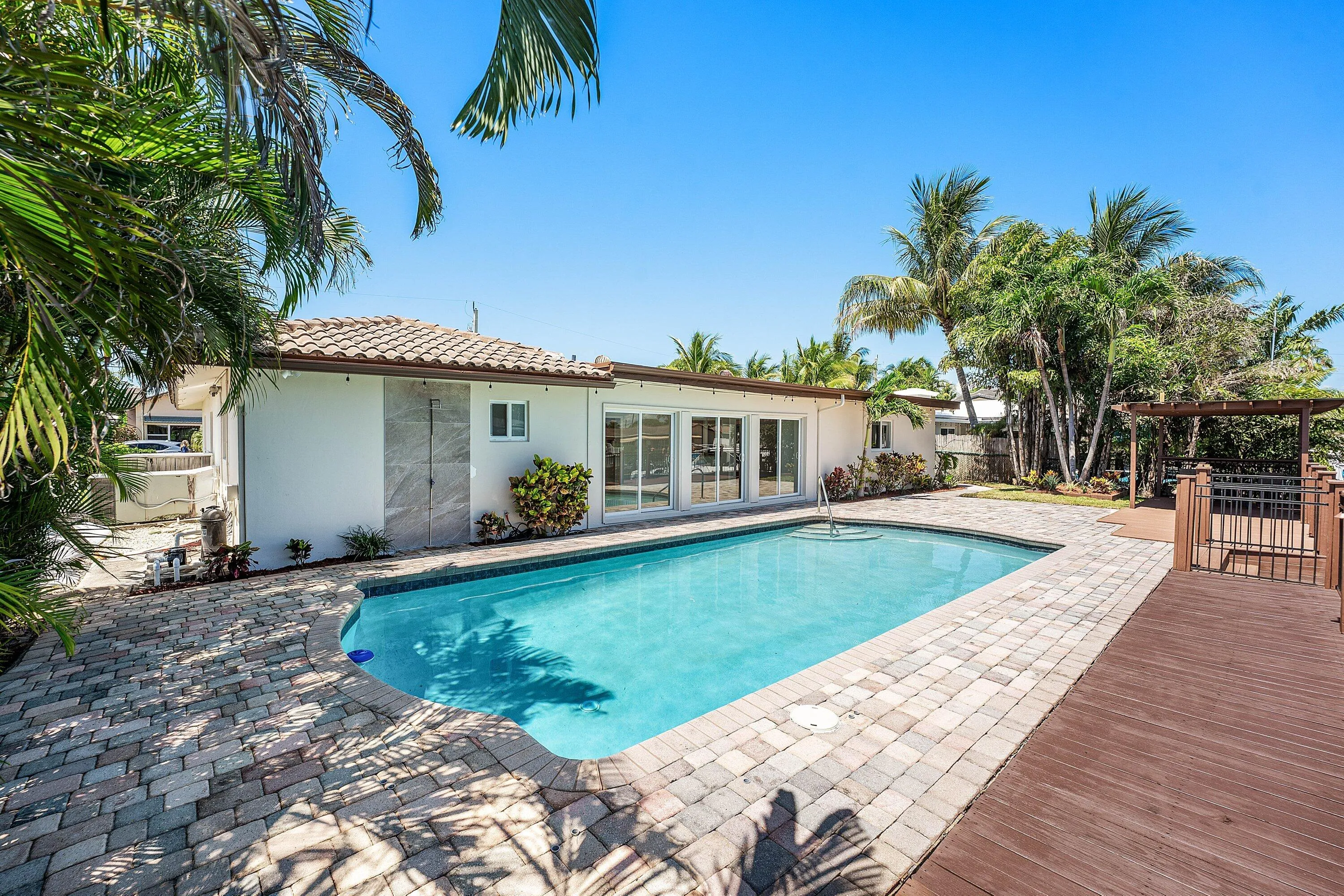 034-1525Southeast6thStreet-DeerfieldBeac