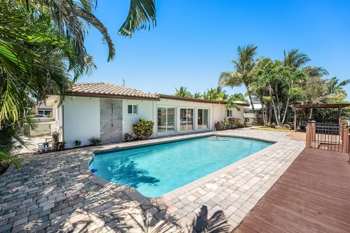 034-1525Southeast6thStreet-DeerfieldBeac
