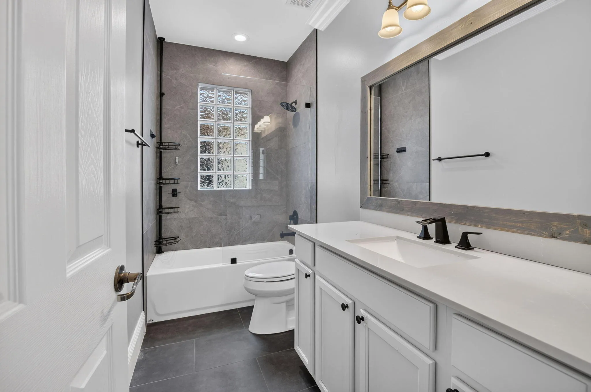2nd Bathroom