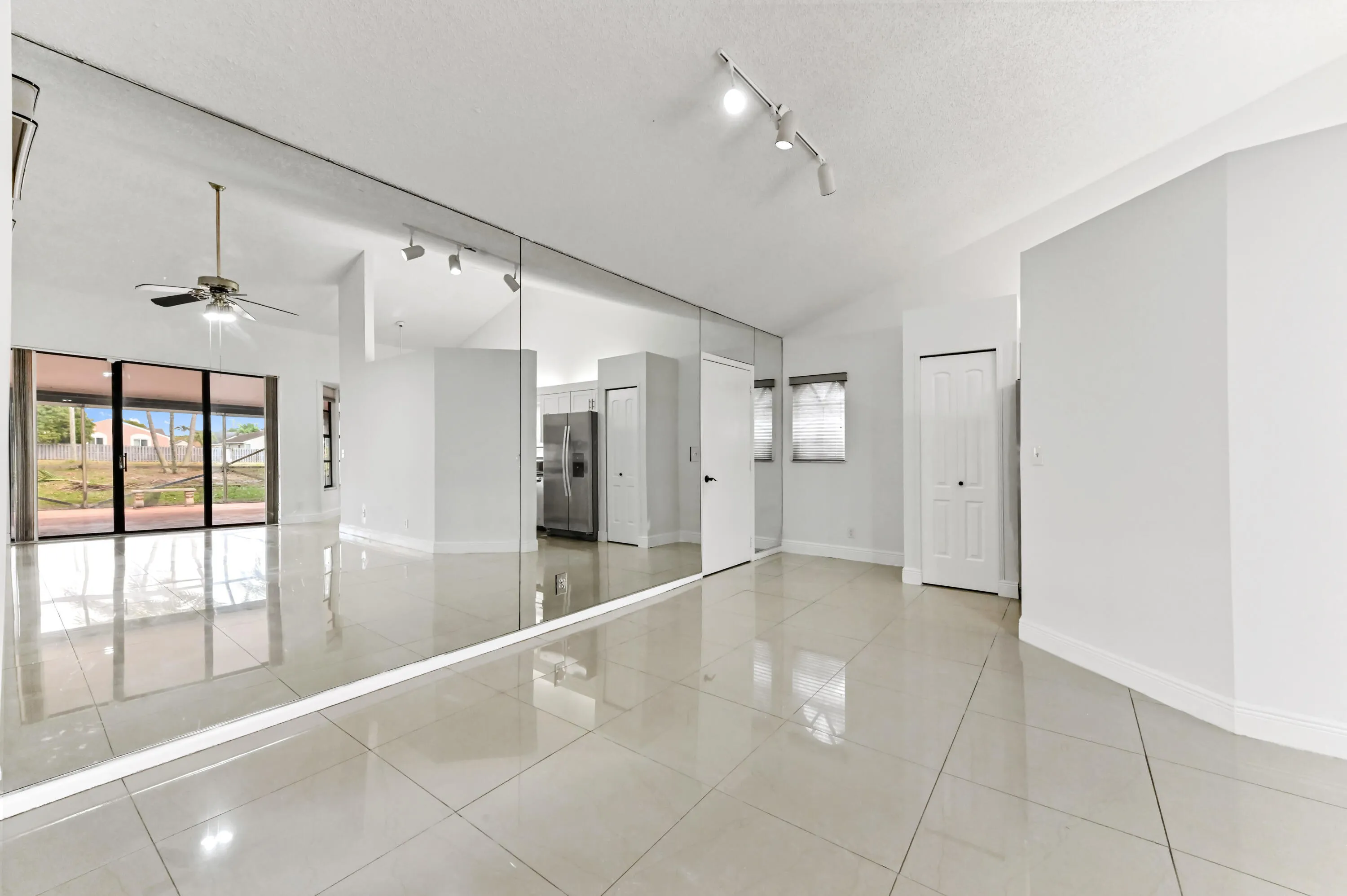 07 living room 03