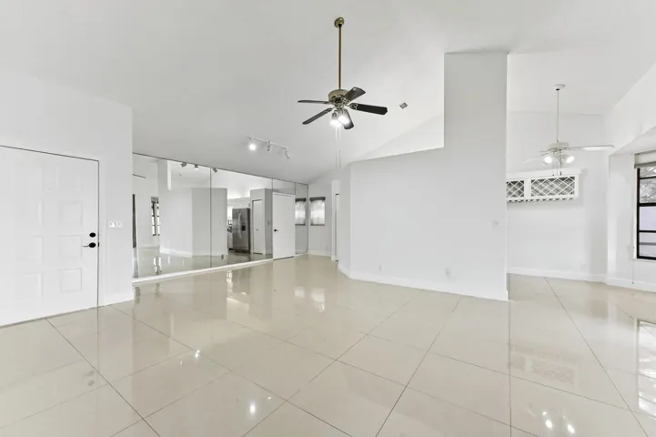 06 living room 02