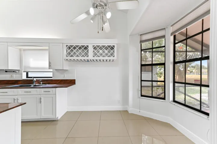 12 dining area 01
